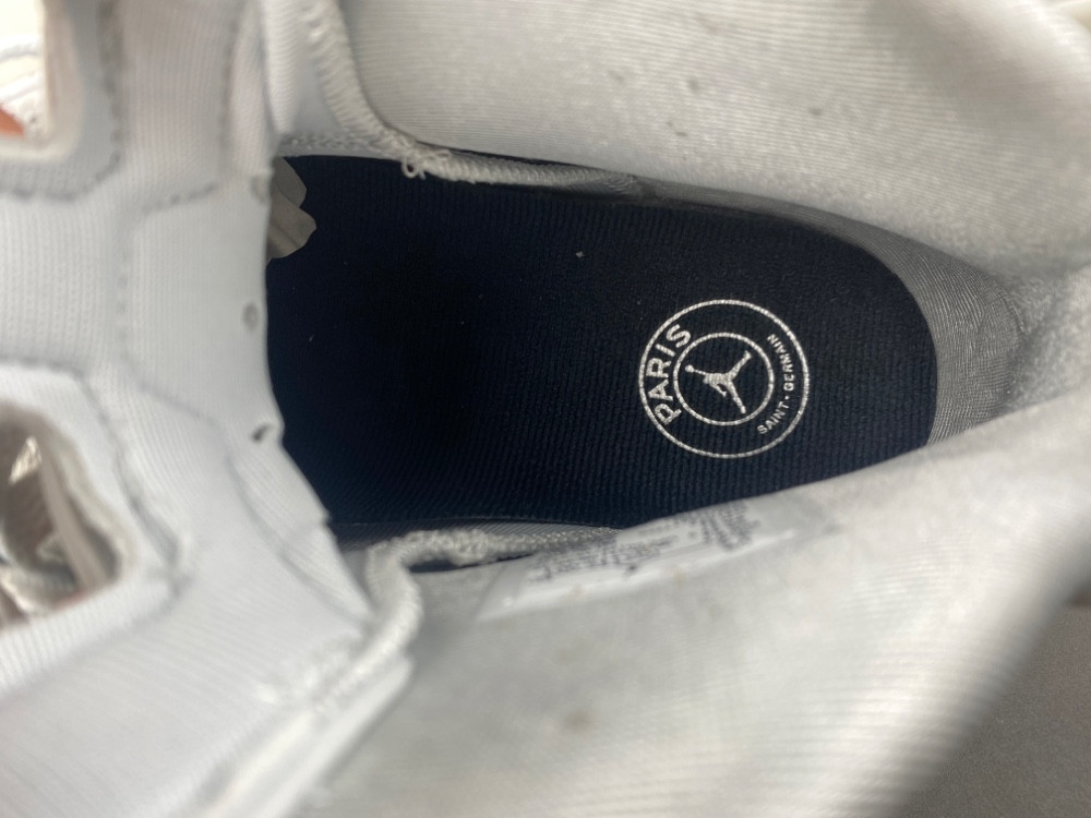 PSG x Air Jordan 6 "Metallic Silver" IQ5135-001