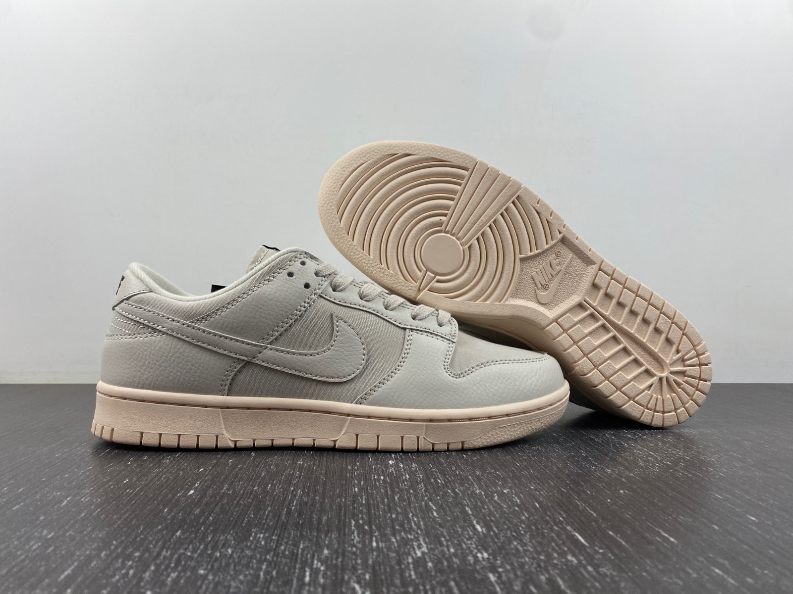 Nike Dunk Low PRM "Light Orewood Brown" DZ2538-100