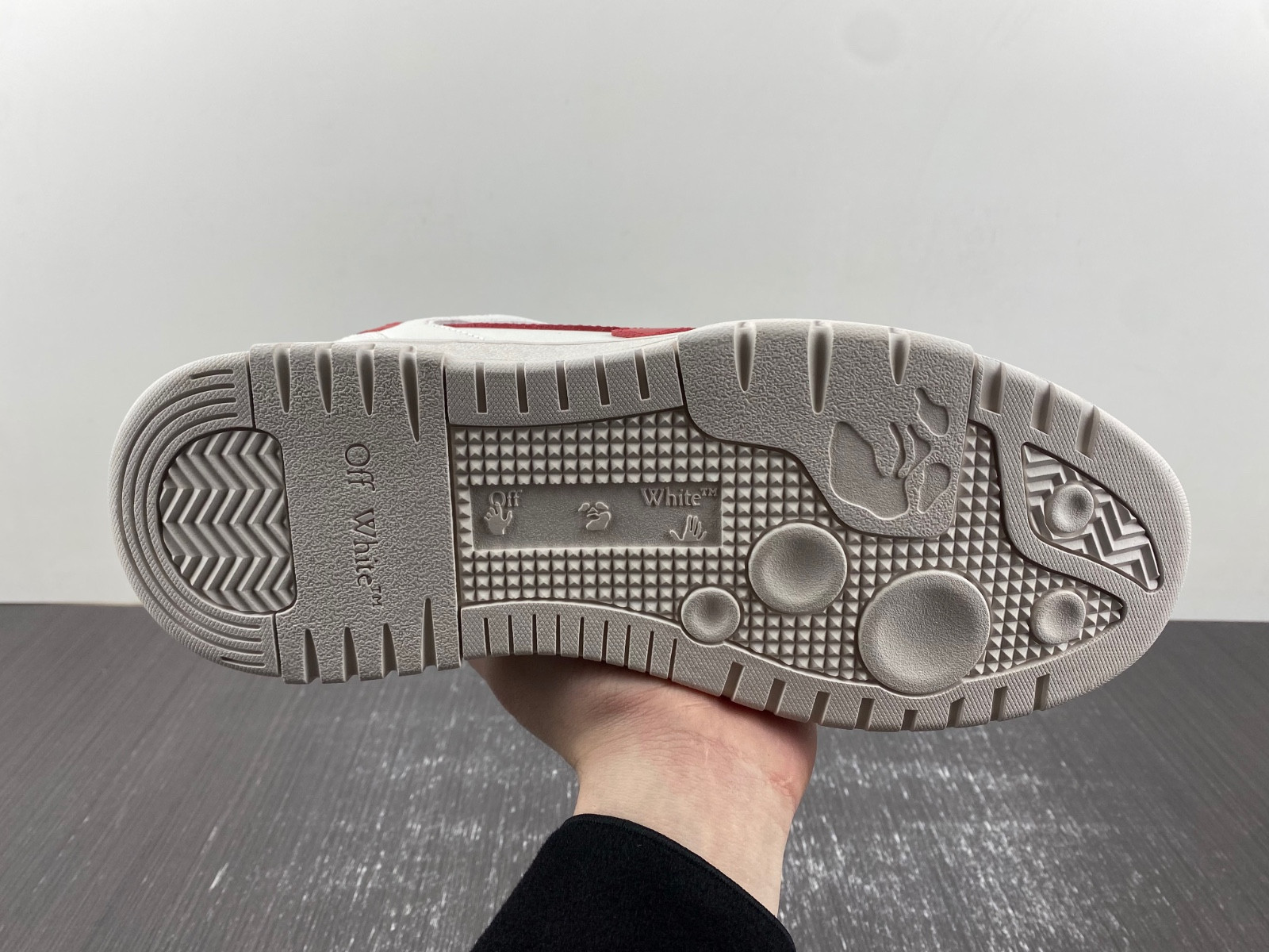 Off-White c/o Virgil Abloh