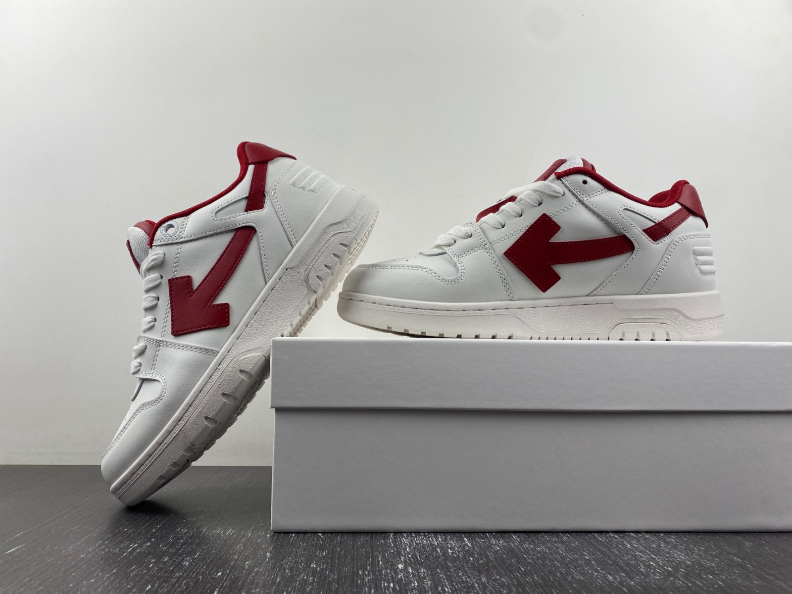 Off-White c/o Virgil Abloh