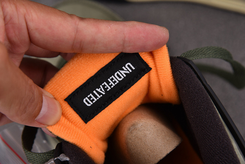 Jordan 4 Retro Undefeated Men