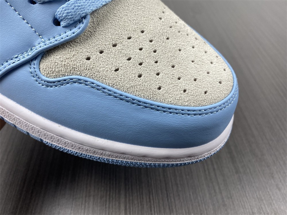 Air Jordan 1 Low "University Blue" DC0774-050