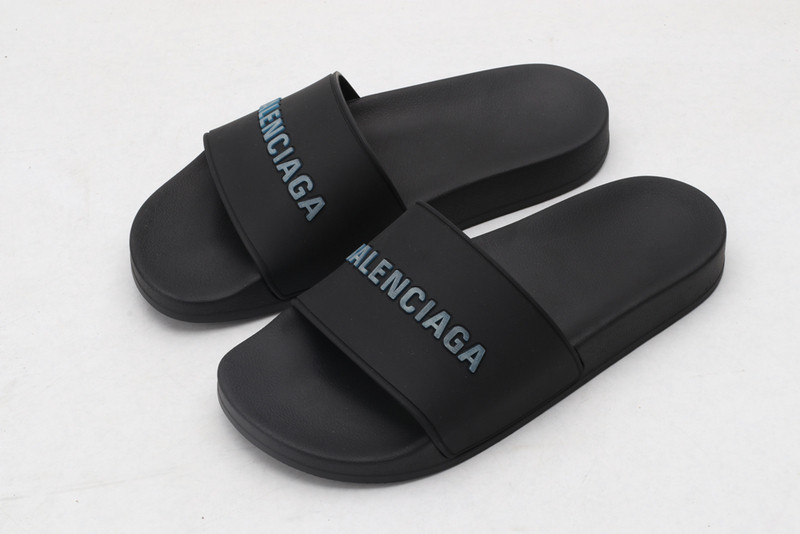 Ba*len*cia*ga black slides