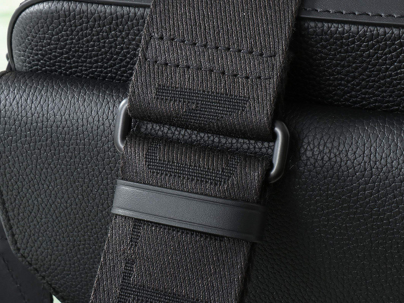 l0vis Vvtt0n trio jm messenger