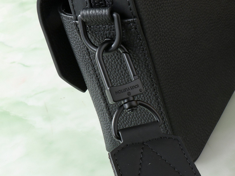 l0vis Vvtt0n trio jm messenger