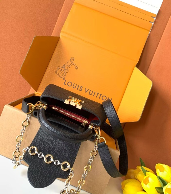 LV capucines Mini Black