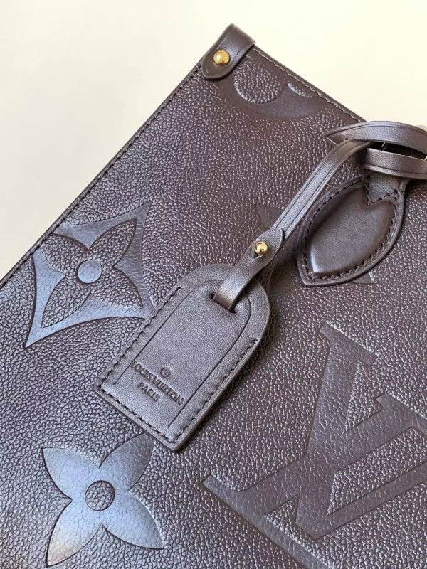 LV Onthego MM black