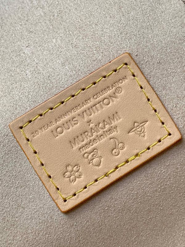 l0vis Vvtt0n vanity pouch