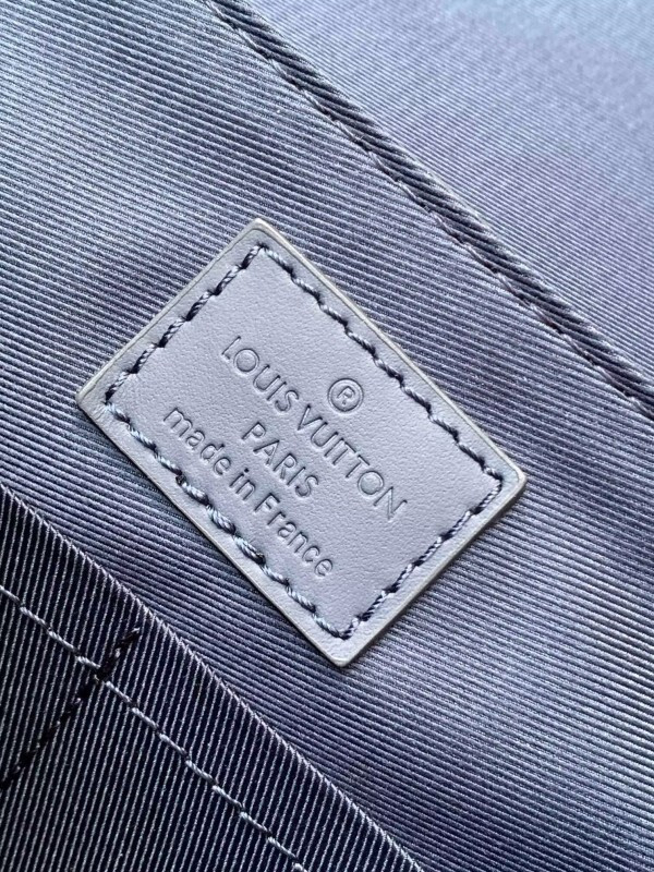 l0vis Vvtt0n messenger