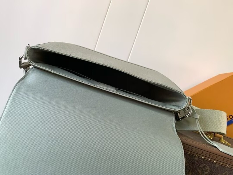 l0vis Vvtt0n messenger