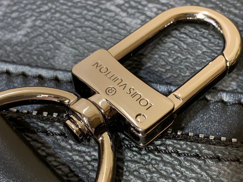 l0vis Vvtt0n trio jm messenger