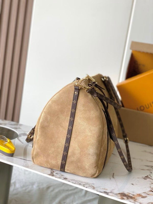 l0vis Vvtt0n express travel