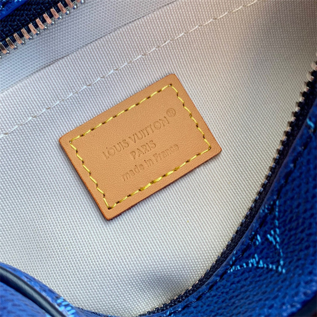 Trocadéro Wearable Wallet M26826