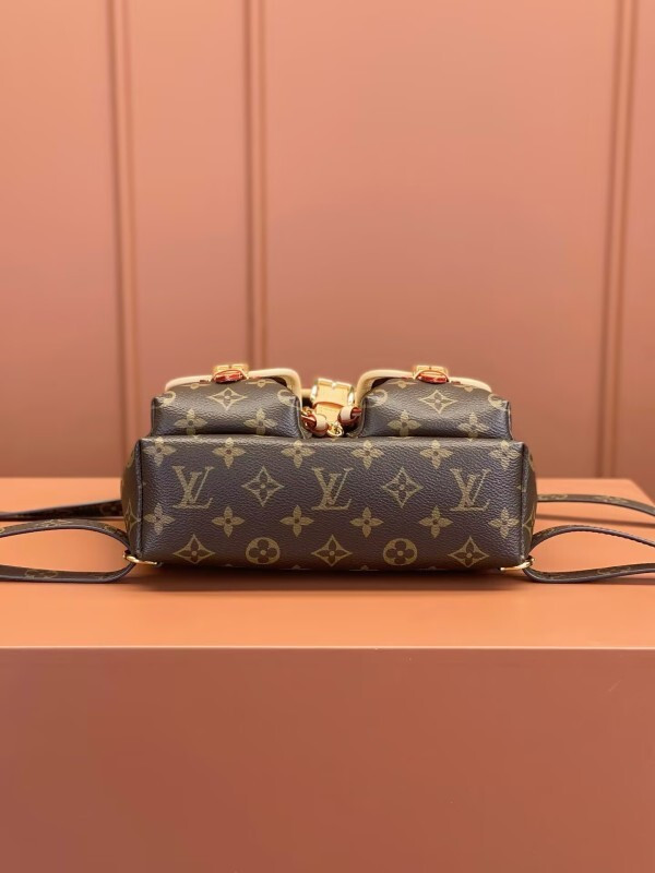 l0vis Vvtt0n monogram excursion backpack m46932