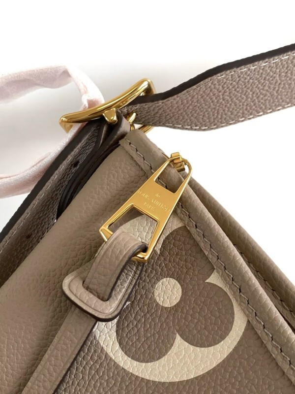LV Mono gram Empreinte