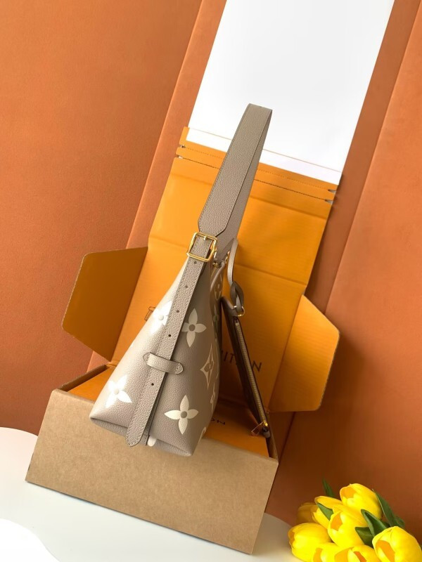 LV Mono gram Empreinte