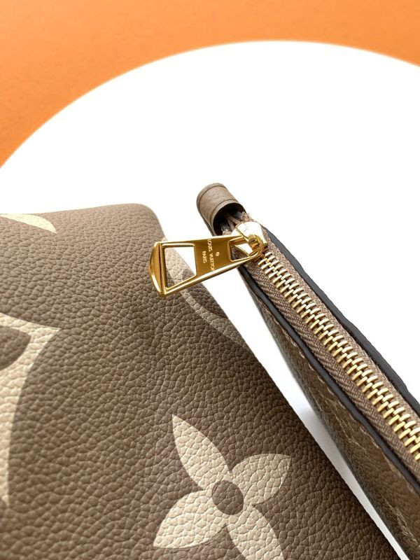 LV Mono gram Empreinte