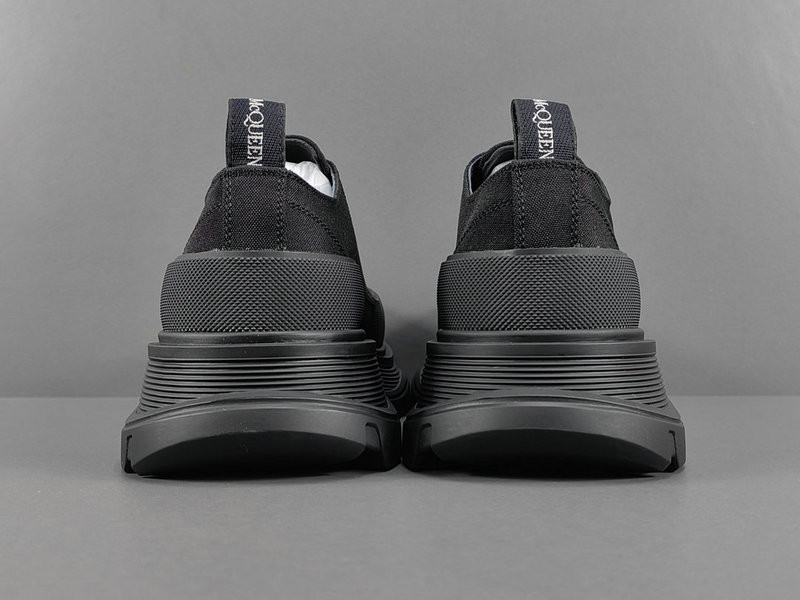 a1exa*der Mcqv*en sneaker