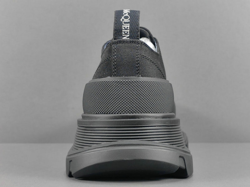 a1exa*der Mcqv*en sneaker