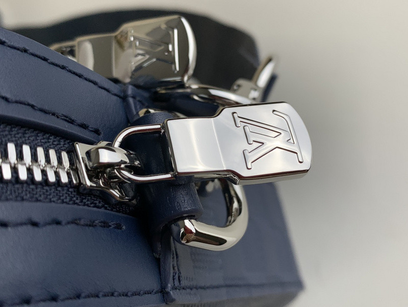 l0vis Vvtt0n trio jm messenger