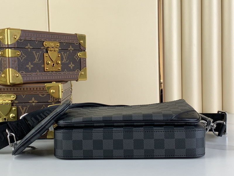 l0vis Vvtt0n trio jm messenger