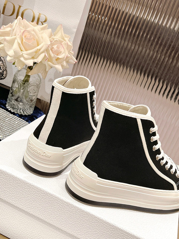 D B23 HIGH-TOP SNEAKERS