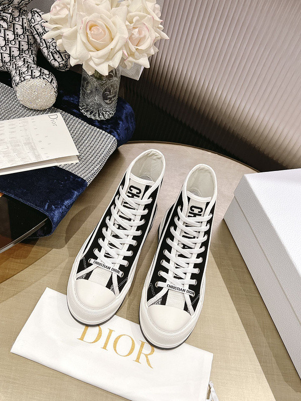 D B23 HIGH-TOP SNEAKERS