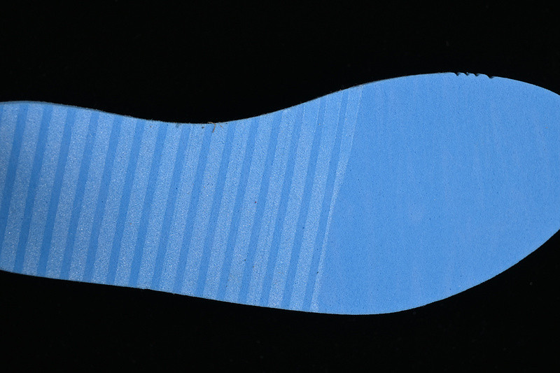 AIR JORDAN 1 RETRO HIGH NRG 861428-106