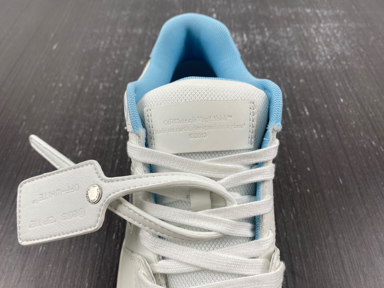 Off-White c/o Virgil Abloh