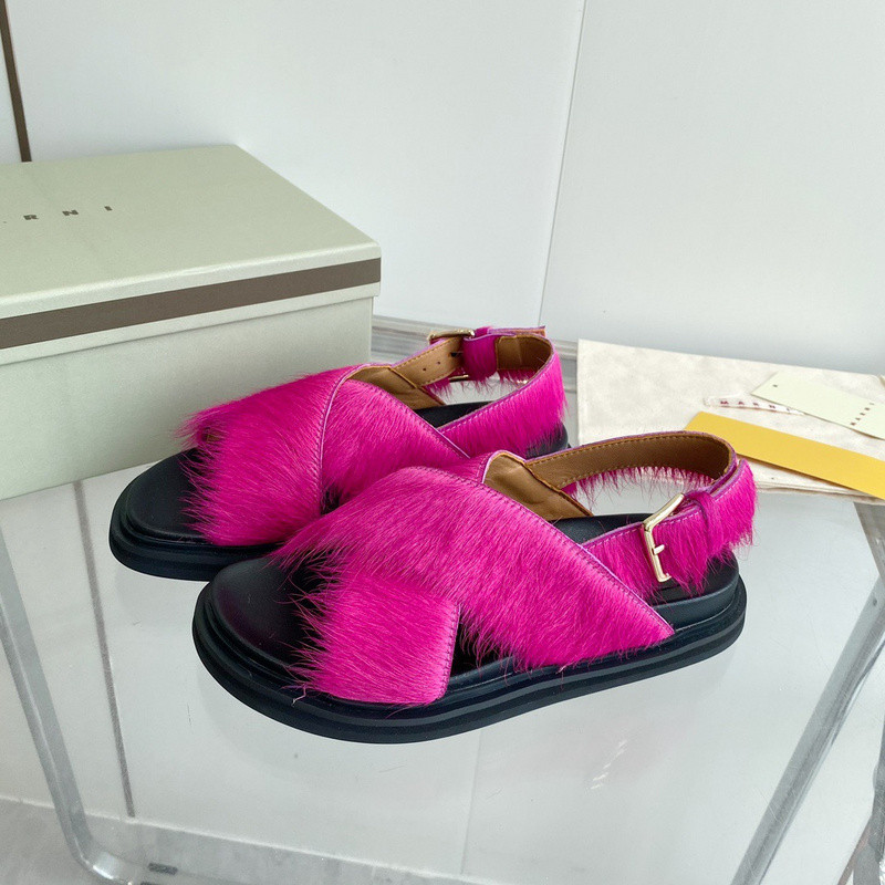 FUCHSIA LONG-HAIR CALFSKIN FUSSBETT