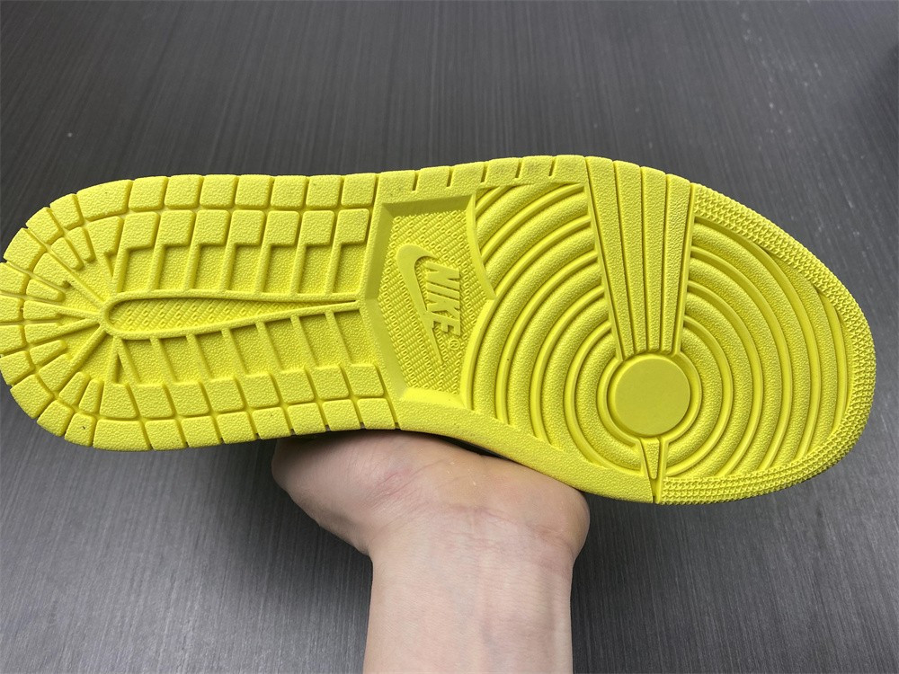 AIR JORDAN 1 MID SE VOLTAGE YELLOW DB2822-107