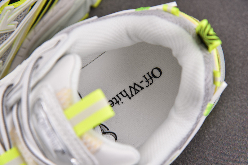 Off-White c/o Virgil Abloh