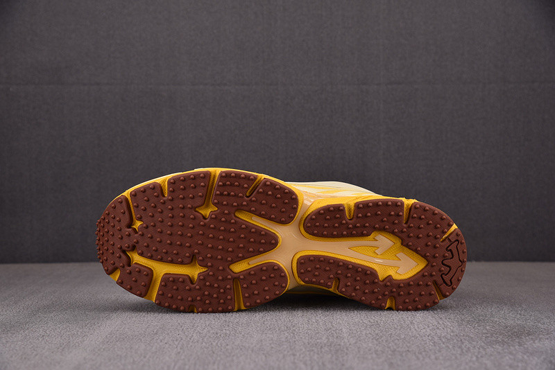 Off-White c/o Virgil Abloh