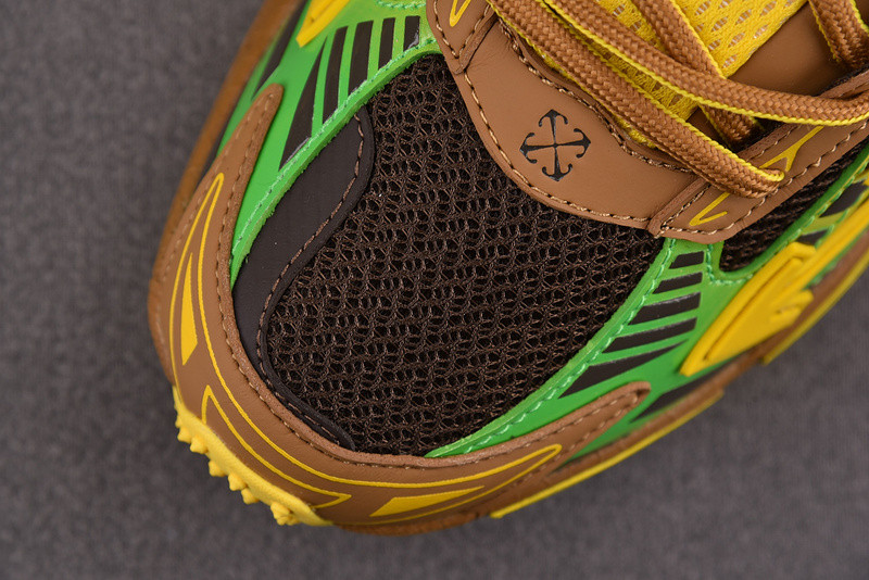 Off-White c/o Virgil Abloh