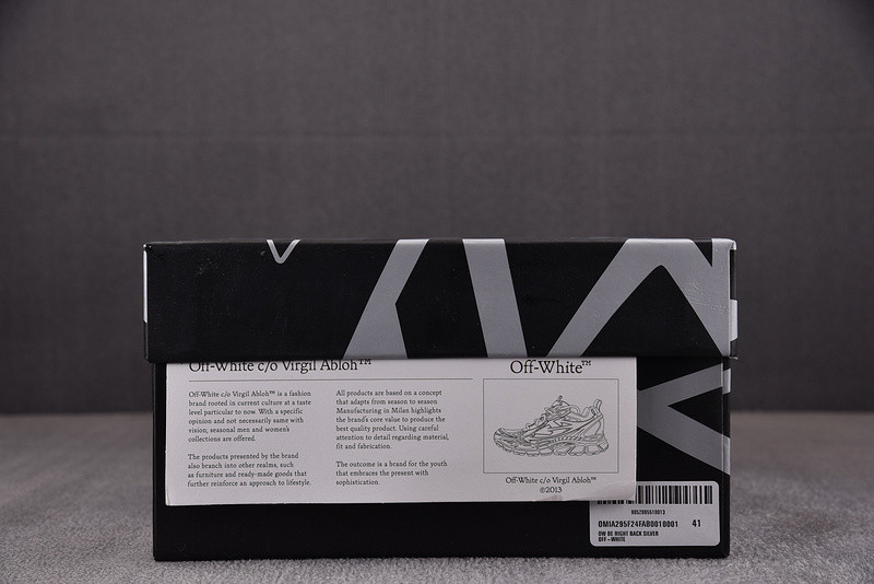 Off-White c/o Virgil Abloh