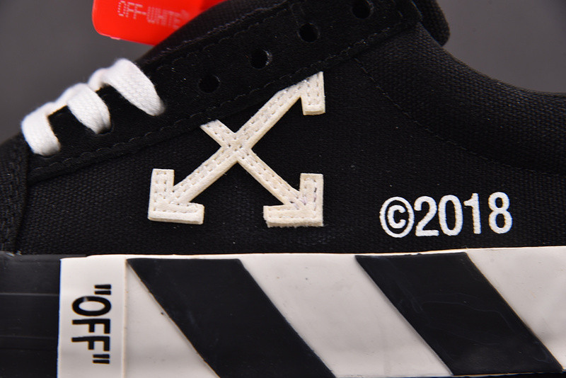 Off-White Vulc Low Top Black