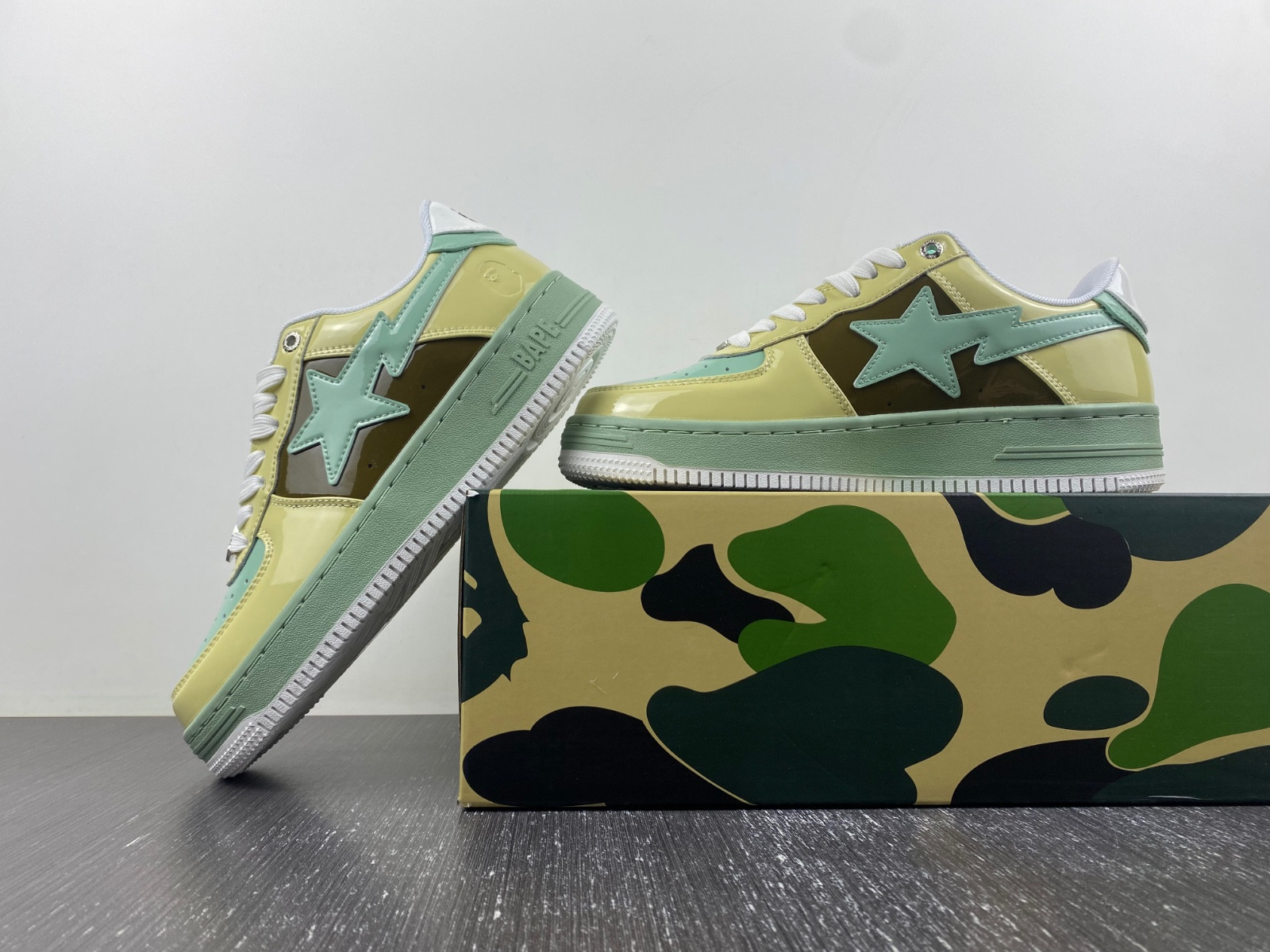 BAPE SNEAKERS