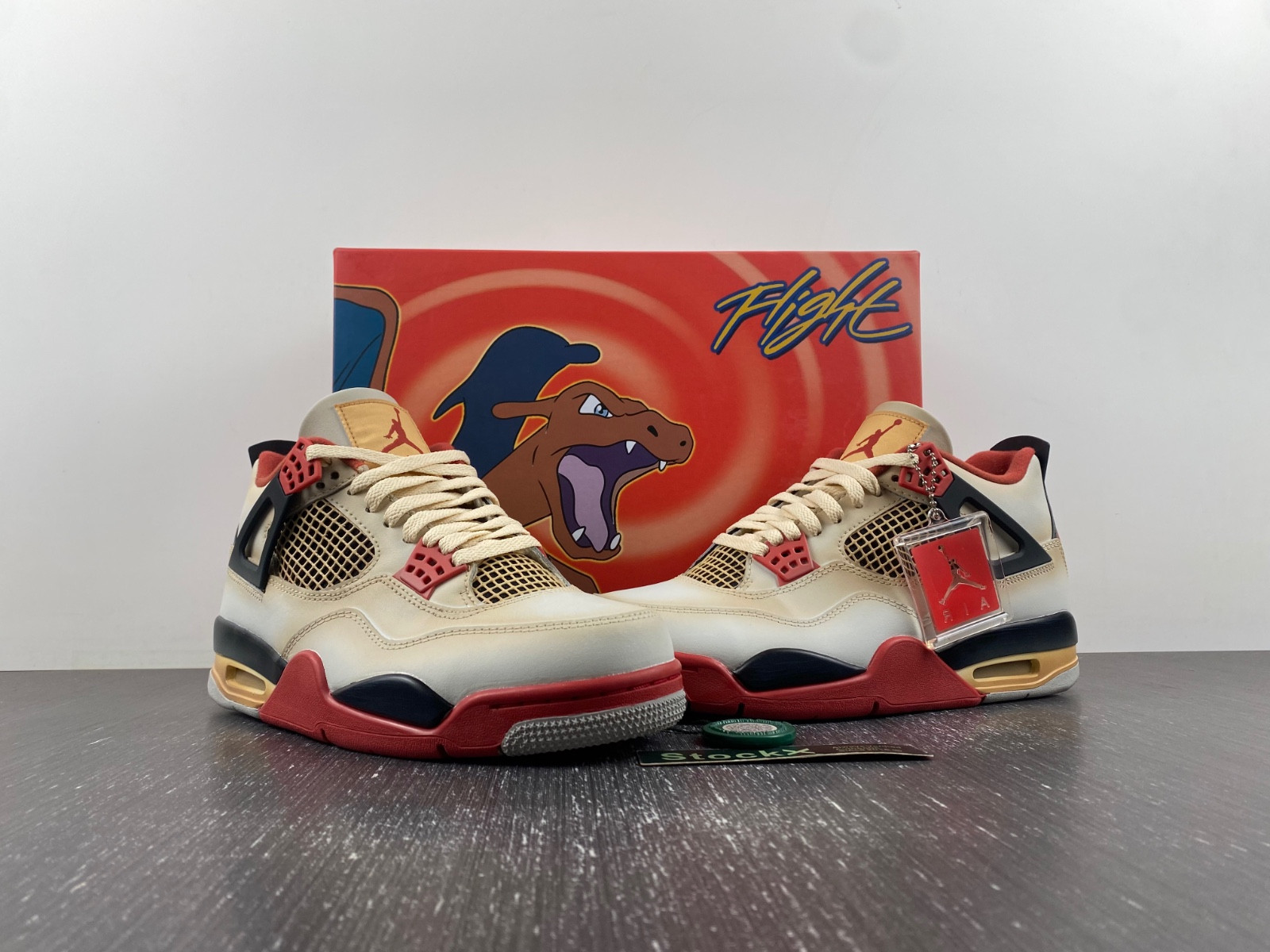 Air Jordan 4 Retro Charizard AQ9129-105
