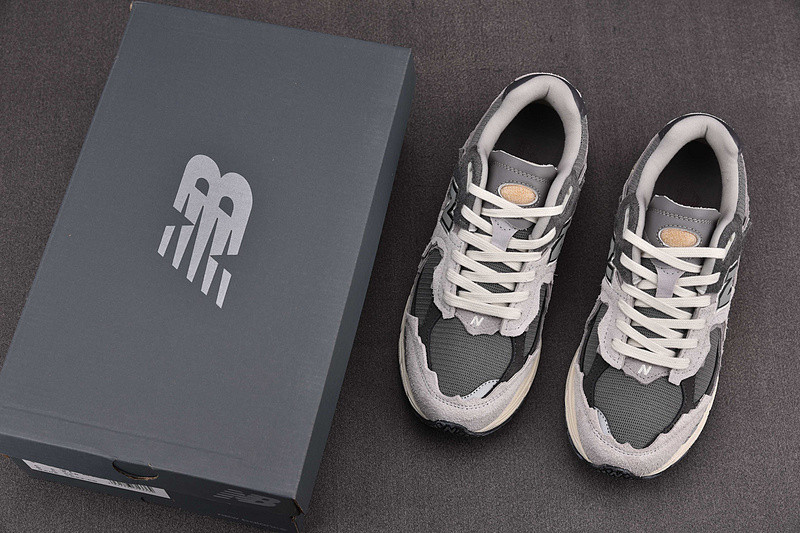 New Balance 2002R Protection Pack Rain Cloud M2002RDA