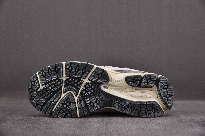 New Balance 2002R Protection Pack Rain Cloud M2002RDA