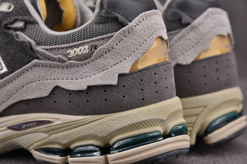 New Balance 2002R Protection Pack Rain Cloud M2002RDA