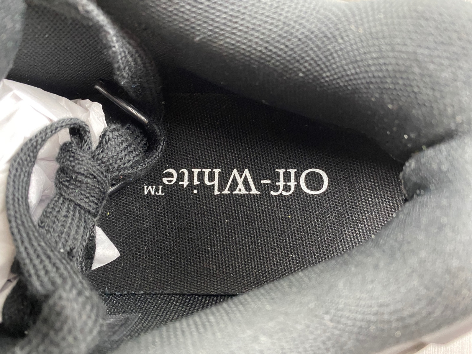 Off-White c/o Virgil Abloh