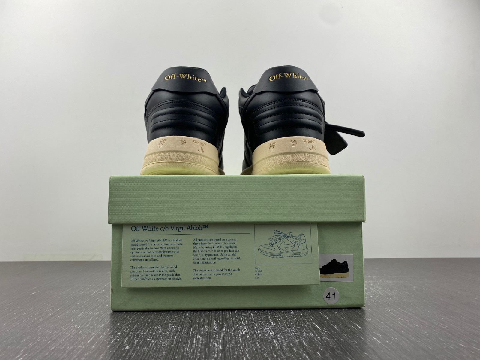 Off-White c/o Virgil Abloh