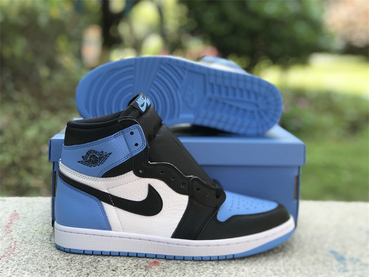 Air Jordan 1 High OG University Blue DZ5485-400