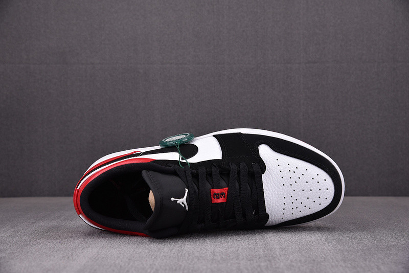 Air Jordan 1 Low“Black Toe” 553558-116