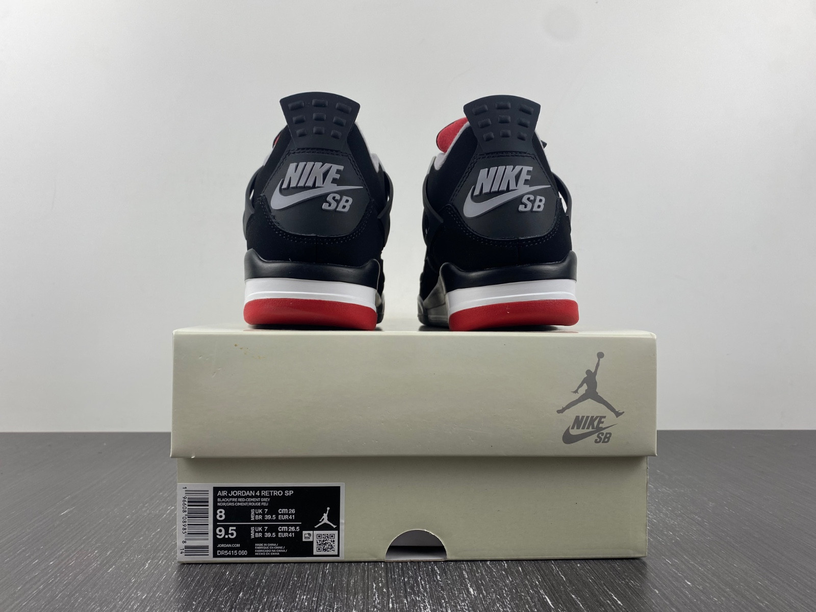 NIKE SB X R JORDAN 4 DR5415-060(This is not a classic model, the classic model is at the back!)