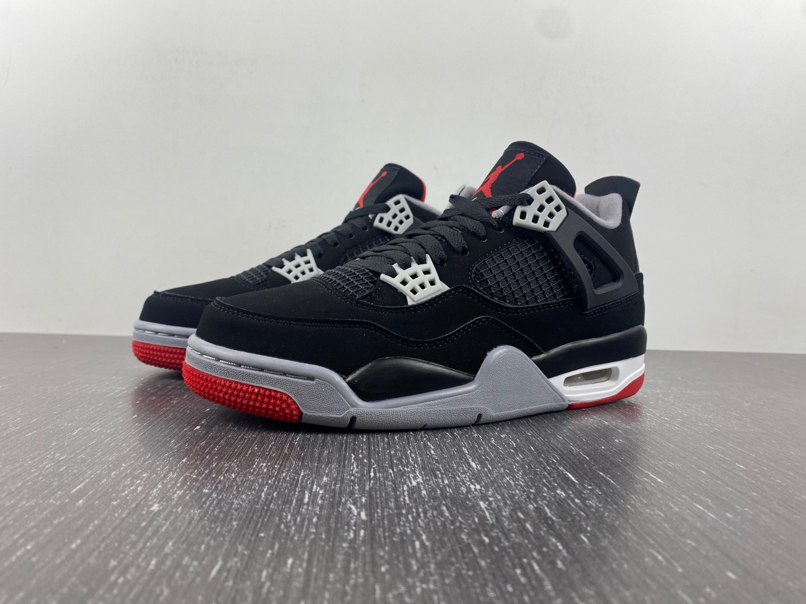 NIKE SB X R JORDAN 4 DR5415-060(This is not a classic model, the classic model is at the back!)