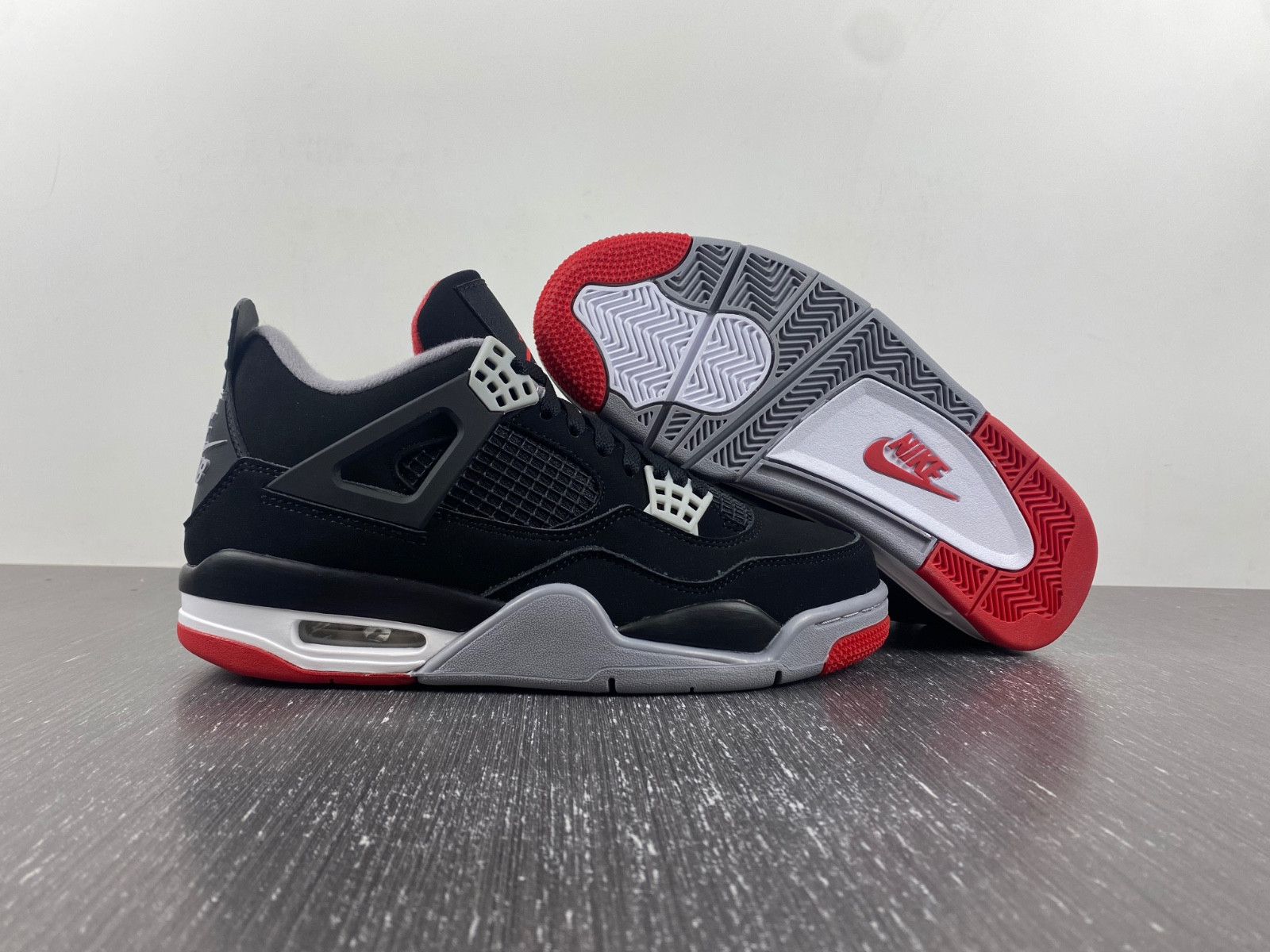 NIKE SB X R JORDAN 4 DR5415-060(This is not a classic model, the classic model is at the back!)