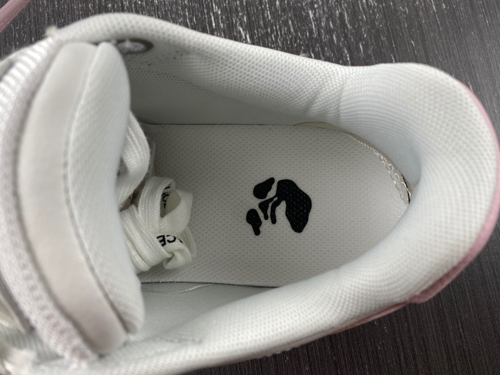 Off-White c/o Virgil Abloh