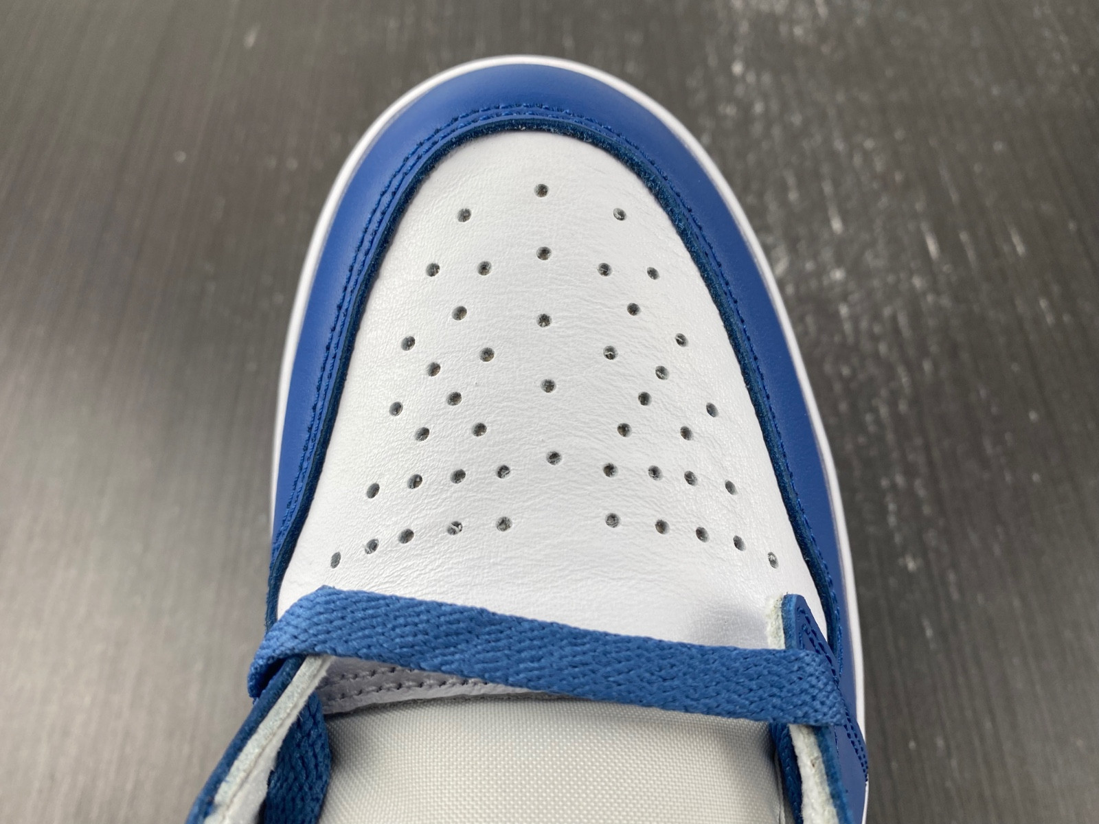 AIR JORDAN 1 RETRO HIGH OG "TRUE BLUE" DZ5485-410